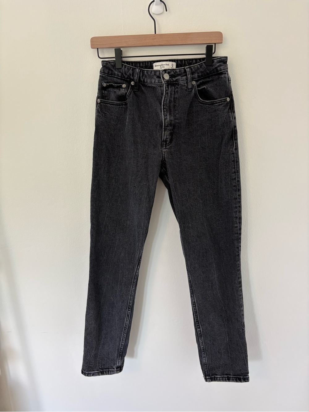 Abercrombie & Fitch Curve Love High Rise Mom Jeans in Washed Black 4 Long